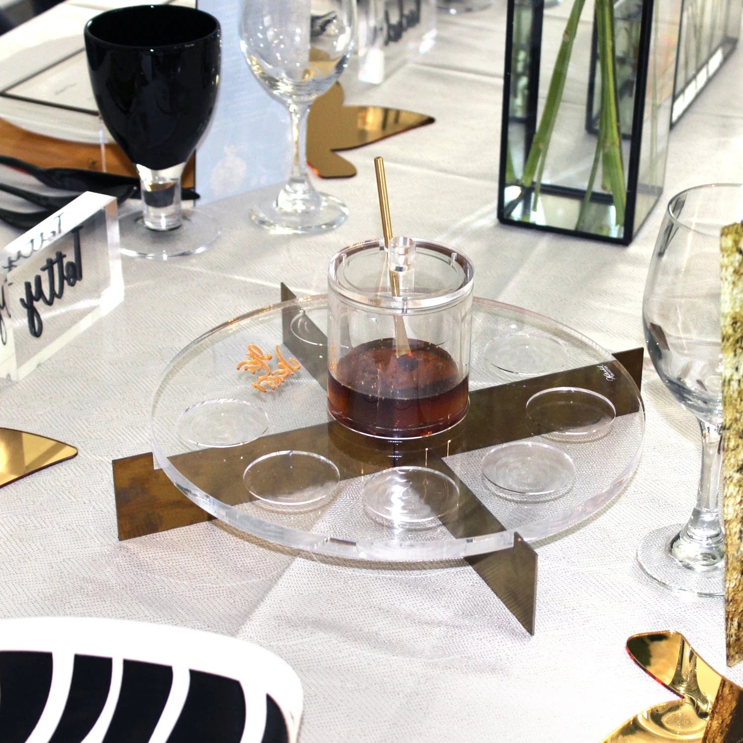 Black & Gold Rosh Hashanah Tablescape