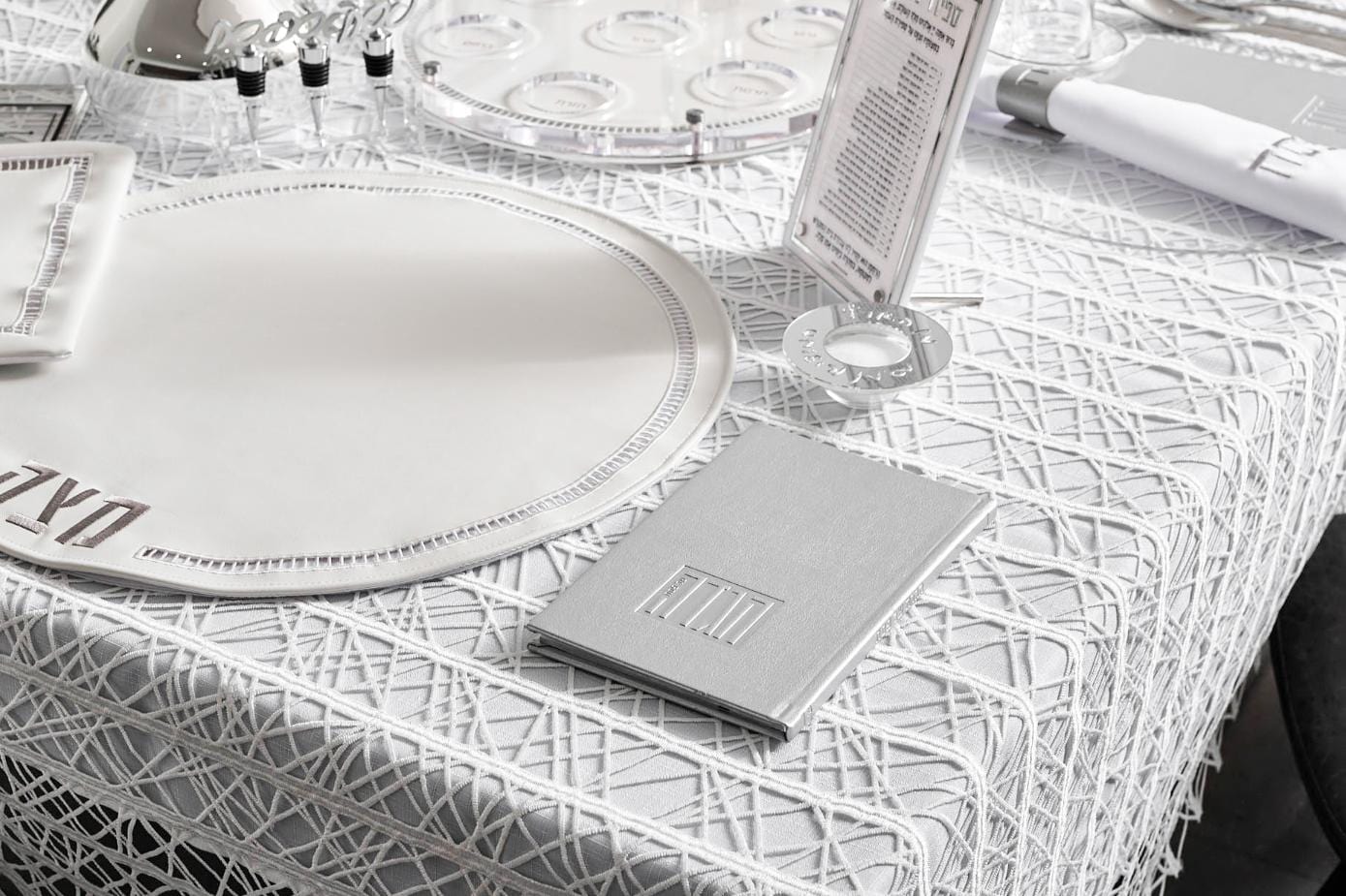 Linear Lace Tablecloth