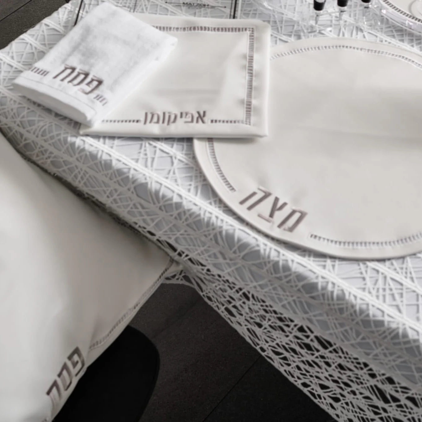 Hemstitched Pesach Set