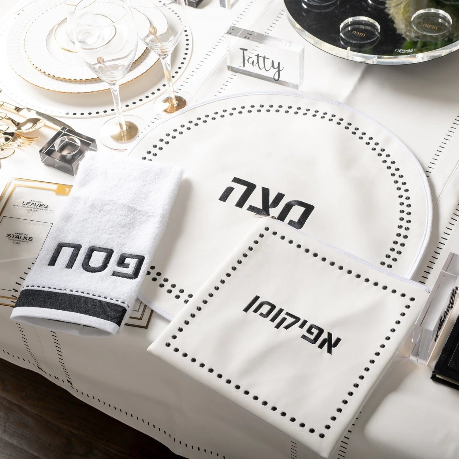 Pesach 2022 Tablescape