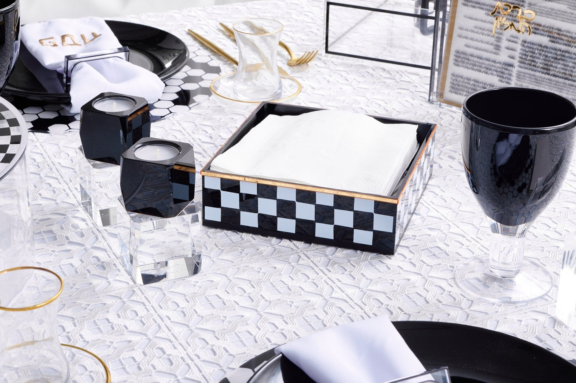 Onyx Pesach 2024 Tablescape