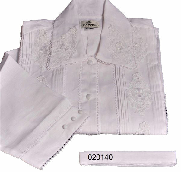 Kittel With Pleats And Lace #020140