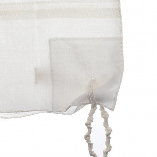 Wool White on White Adult 1 Hole Keshiras Sefardi Tzitzis