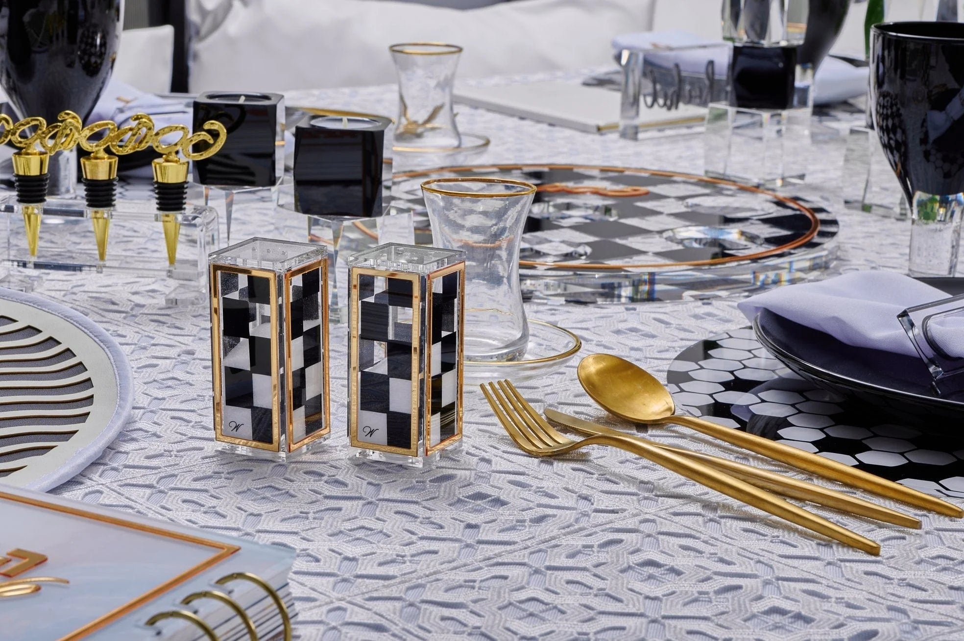 Onyx Pesach 2024 Tablescape