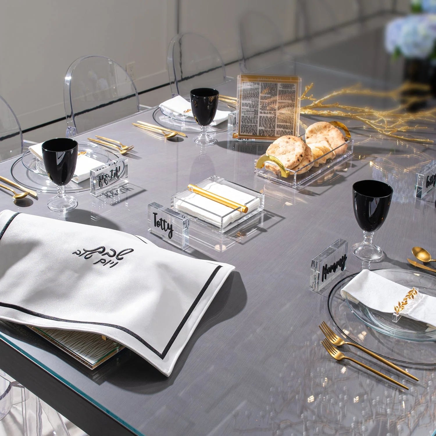 Black & Gold Tablescape