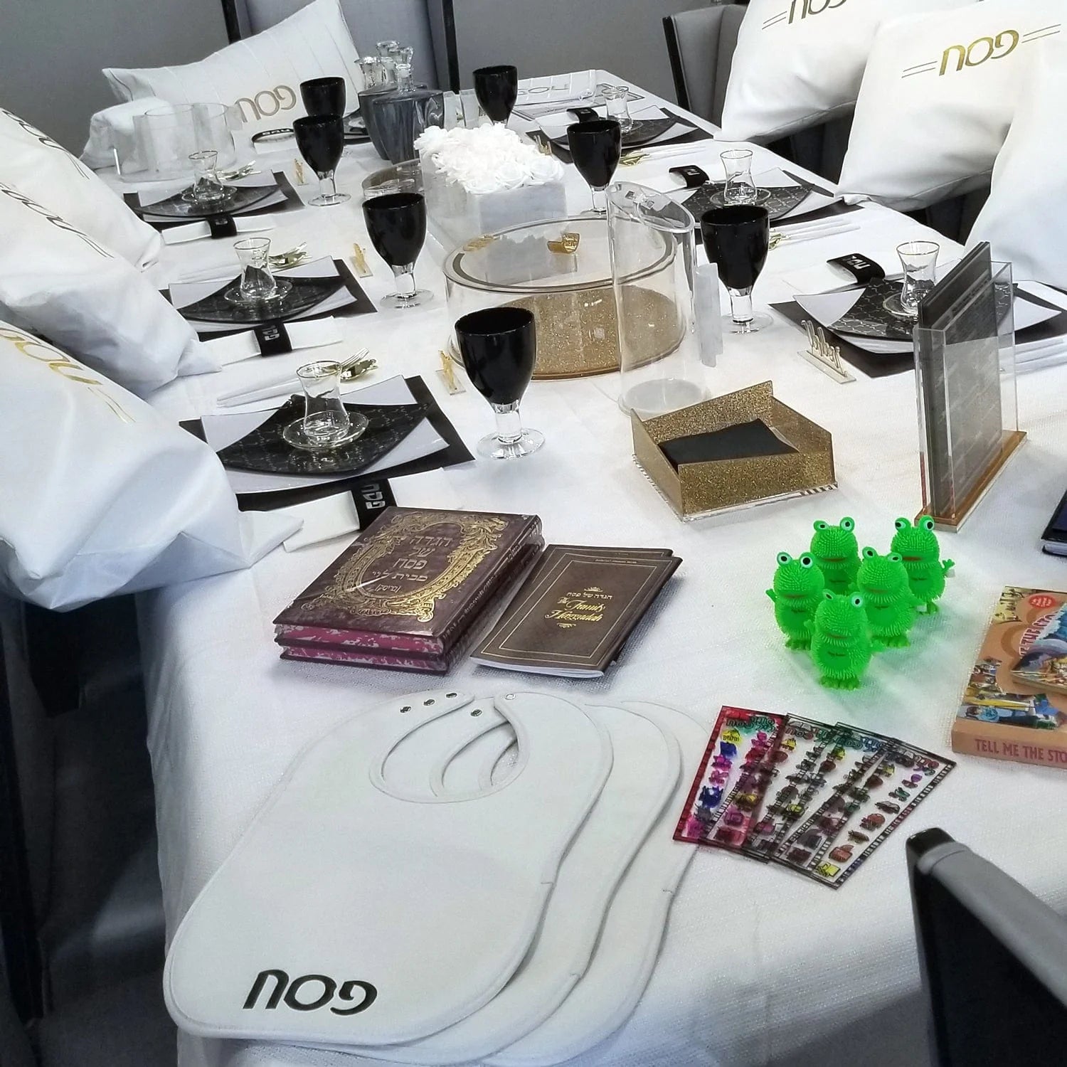 Pesach 2021 Tablescape