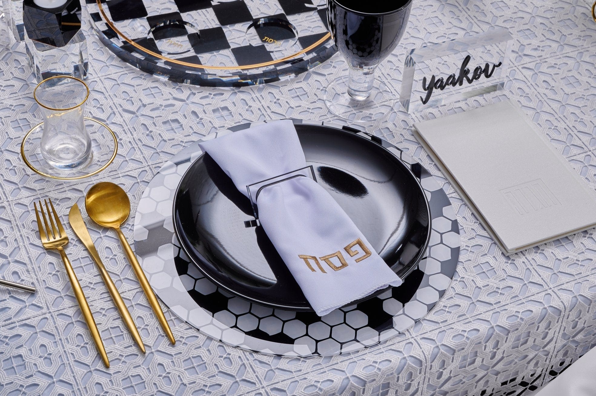 Onyx Pesach 2024 Tablescape