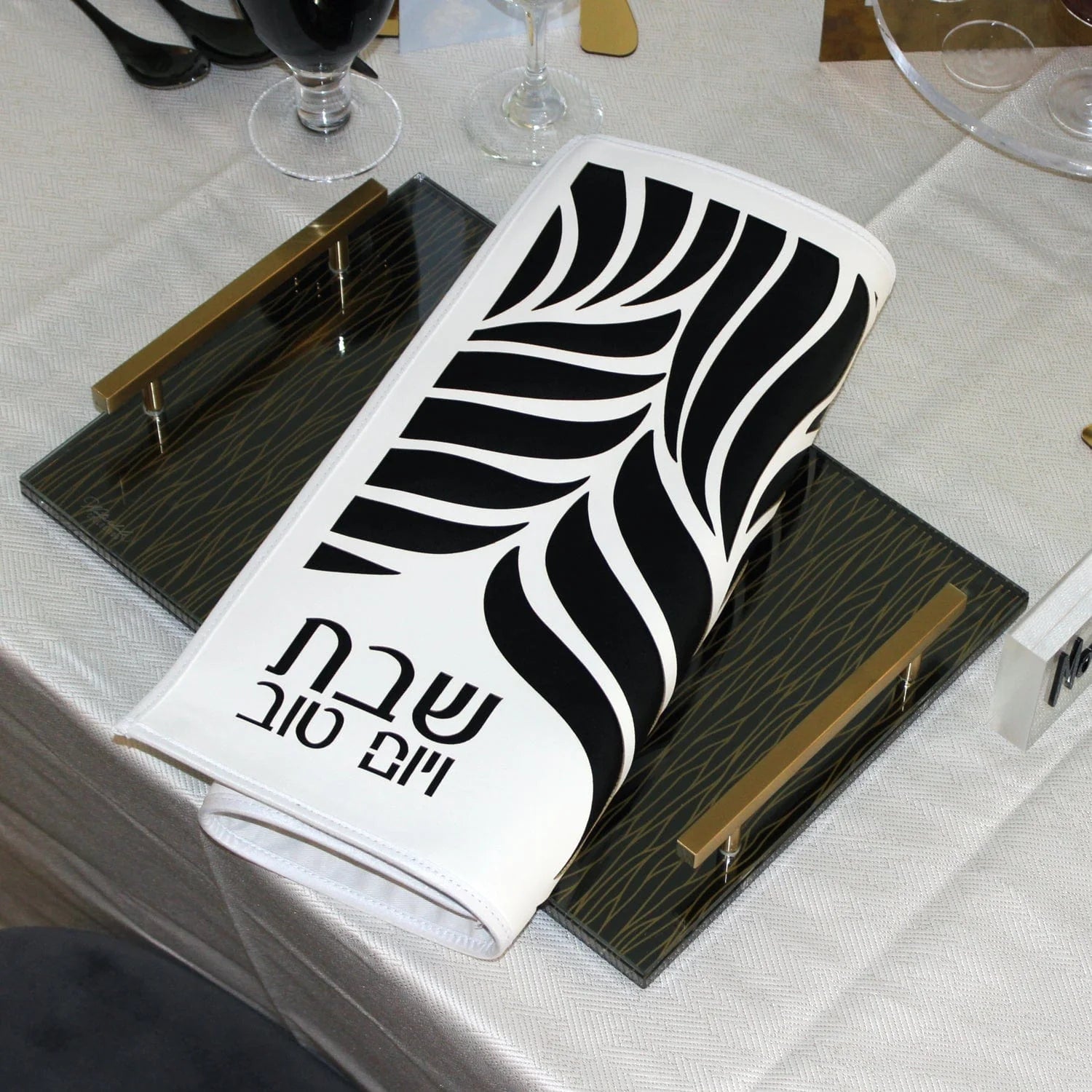 Black & Gold Rosh Hashanah Tablescape